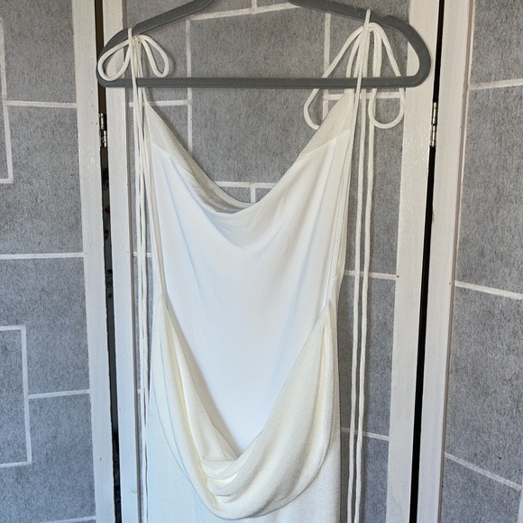 Melani Long Laces Draped Cowl Backless Maxi Dress 🕊️ - Picture 11 of 14